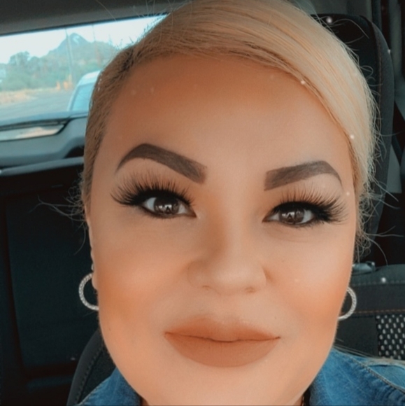 Meet your Posher, Sara - Picture 2 of 3